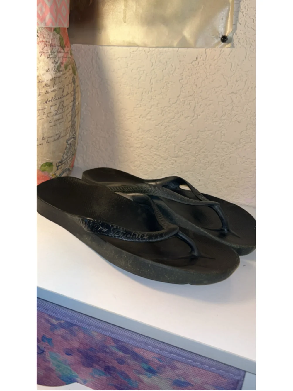 Men's Archies Flip-Flops Sandals Black Size 8